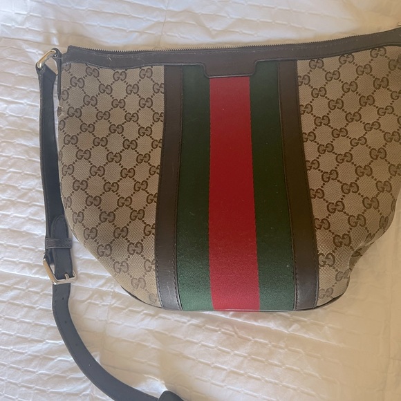 Authentic Gucci crossbody bag - Picture 1 of 7